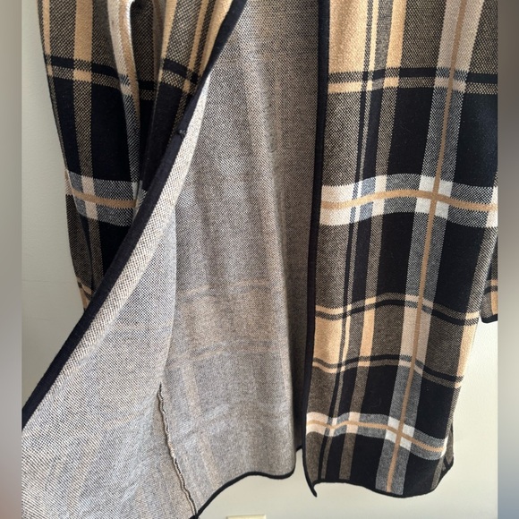 Anne Klein Plaid Longline Sweater with Black Trim Size Medium - Picture 6 of 7